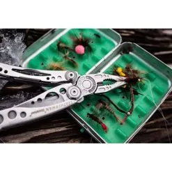 Leatherman Skeletool 7-In-1 Multi-Tool -Camping Hardware Sales BCF 536118 08 hi res