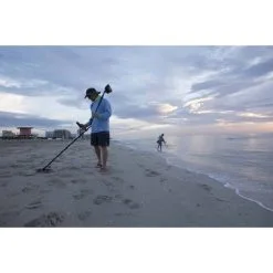 Minelab Gold Monster 1000 Metal Detector -Camping Hardware Sales BCF 596811 04 hi res